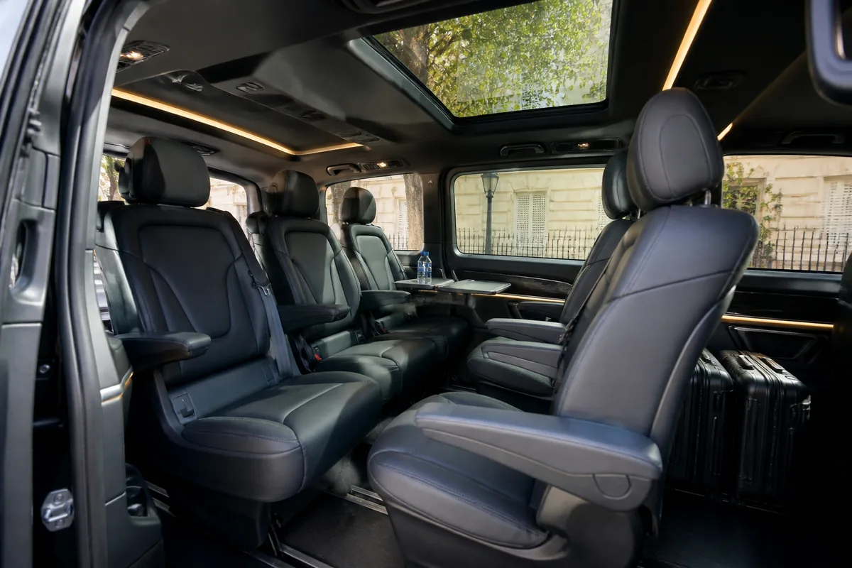 Interieur confortable d'un van prive
